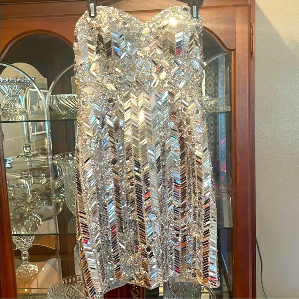 TONY BOWLS homecoming, prom, sweet 16, or cocktail/party/evening dress silver